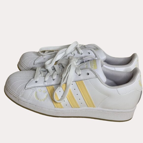 Adidas Womens Superstar Low Shoes Sneakers Easy Yellow White 8.5 - Picture 2 of 10